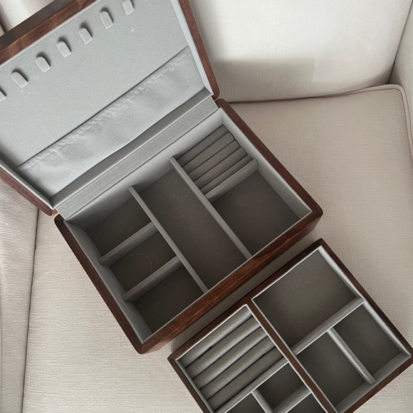 Walnut wood jewelry box - 2 layers - Picture 2 of 6